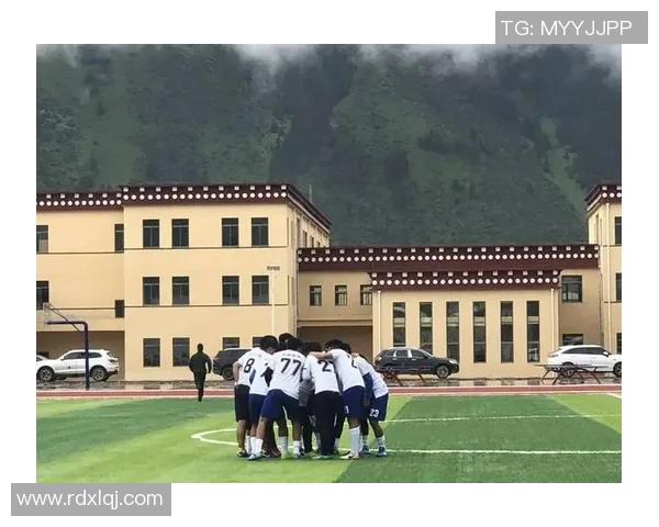 深圳足球队的耐力探秘：从训练到比赛的坚持与拼搏精神